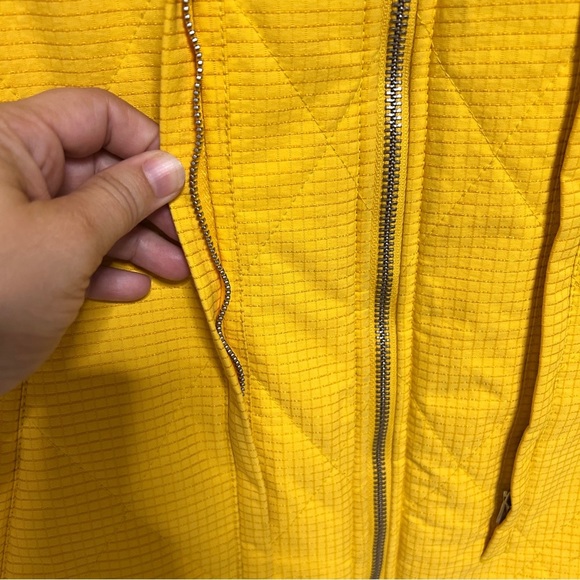 Tommy Hilfiger Vintage Yellow Quilted Vest  Insert Women’s Medium Outerwear Fall - Picture 3 of 16